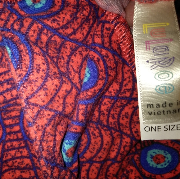 Hold@TrueBlood**Lularoe One Size Leggings - Picture 2 of 3